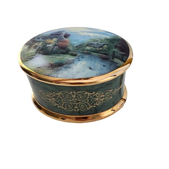 Vintage Thomas Kinkade Lamplight Brooke Music Box Plays The Long & Winding Road - Picture 1 of 8
